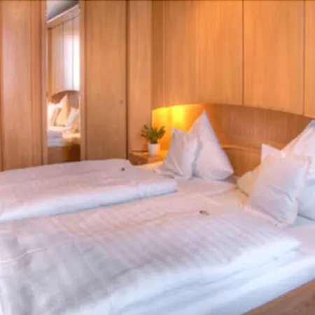 Zur Alten Bruecke 게스트하우스 3*